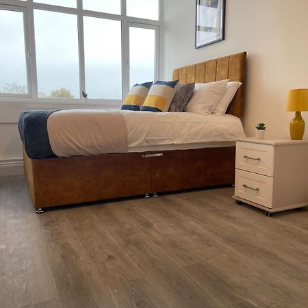 1 Bedroom Apartment - Flitwick - Contractor Friendly - Tourist Ready - Full Kitchen - Wifi - Smart Tv - Sofa Bed - Free Parking - Ideal For Short Or Long Stays Exterior foto